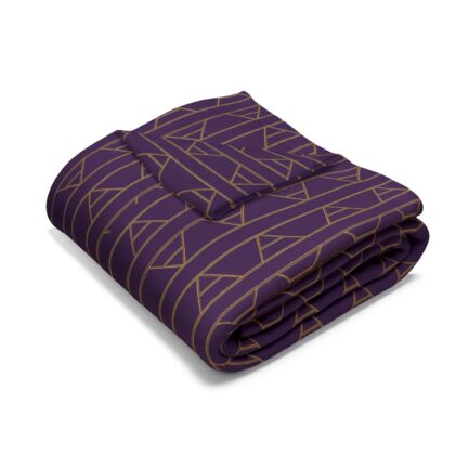 Kingston Arctic Fleece Blanket (in Purple)