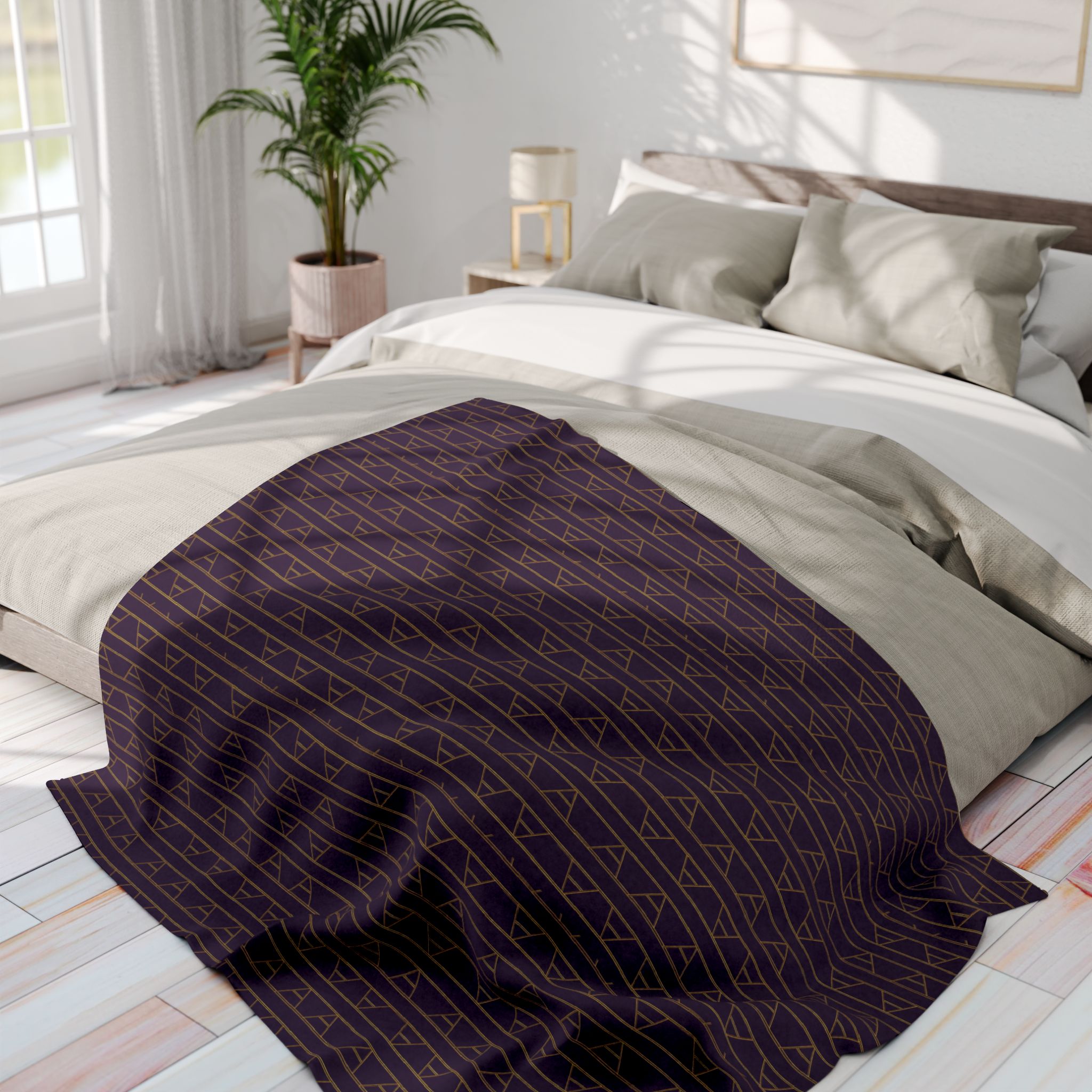 Kingston Arctic Fleece Blanket (in Purple) - Image 11